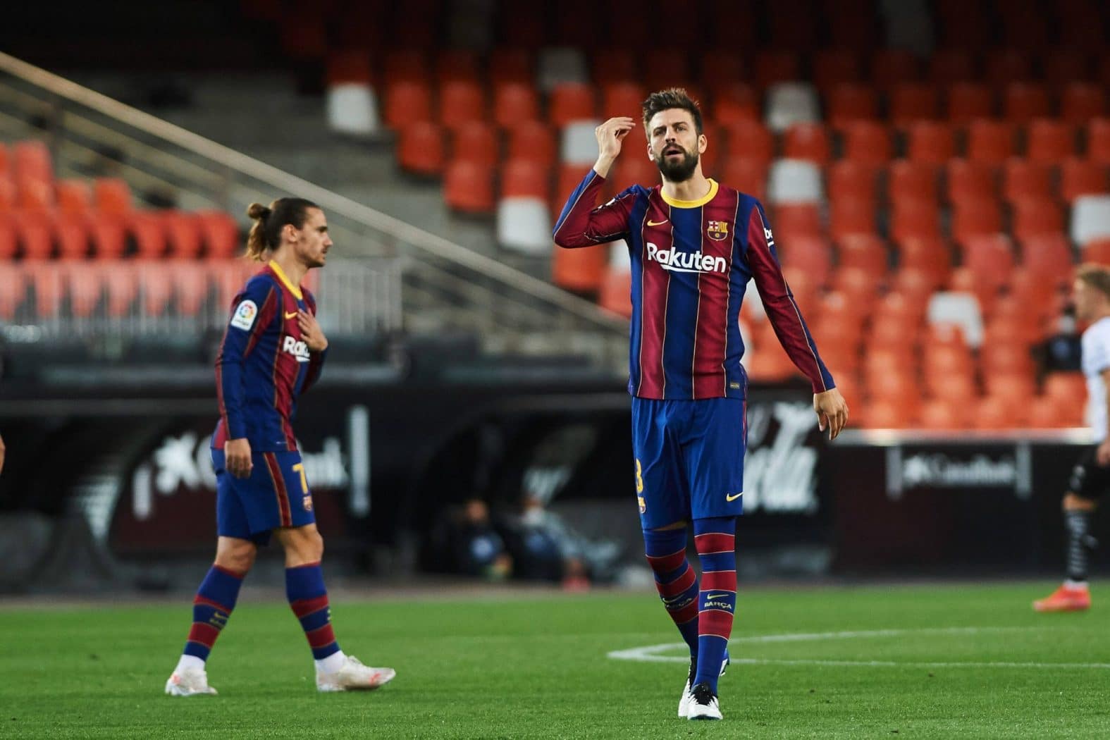 Gerard Pique speaks following Valencia victory: “We have to win against Atletico in any case” - Bóng Đá