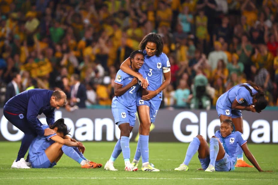 French players are dejected after the match against Australia.