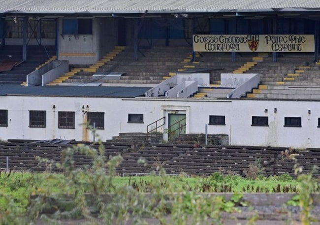 Inside the abandoned stadium in disrepair and covered in weeds which is amazingly set to host Euro 2028 games - Bóng Đá