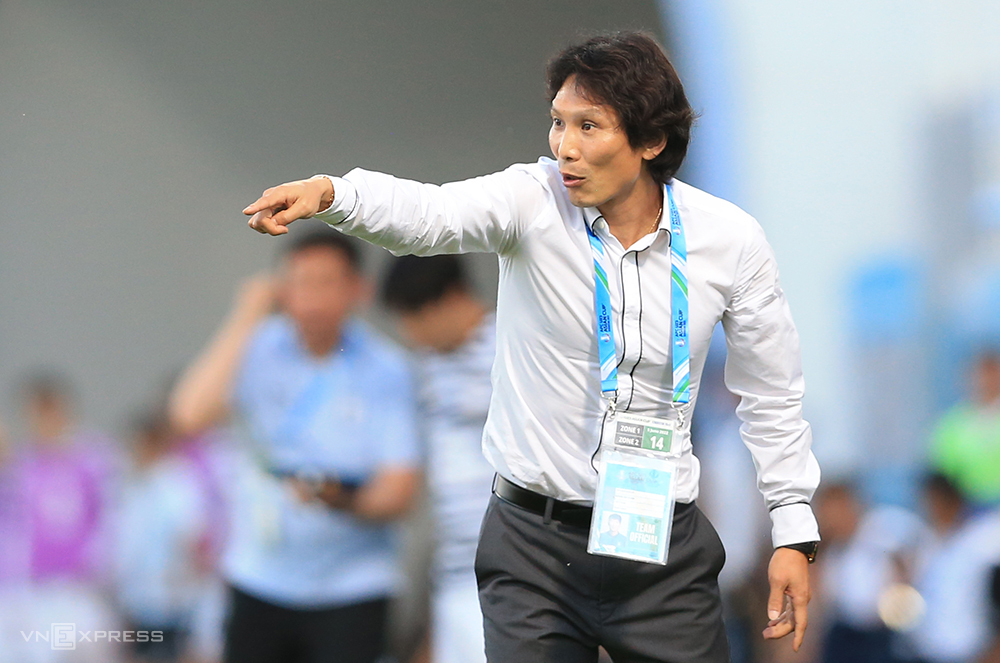 HLV Gong khi dẫn dắt U23 Việt Nam tại giải U23 châu Á năm 2022 tại Uzbekistan. Ảnh: Lâm Thoả