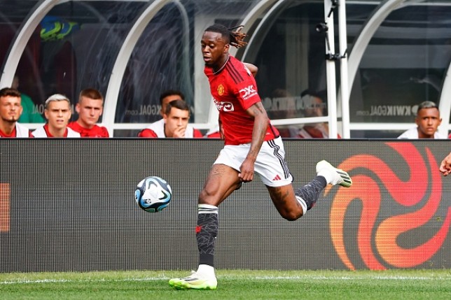 Manchester United set to trigger 12-month extension clause in Aaron Wan-Bissaka’s contract - Bóng Đá