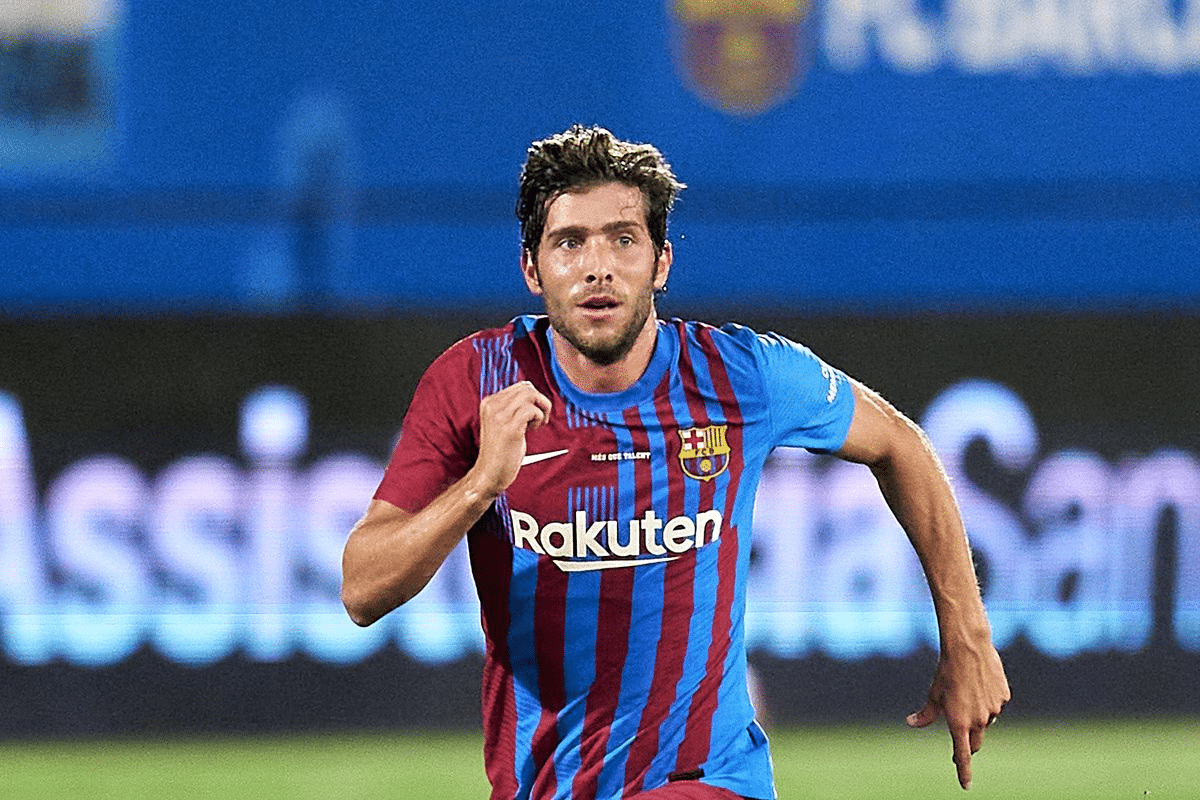 CHÍNH THỨC: Barca gia hạn với Sergi Roberto - Bóng Đá