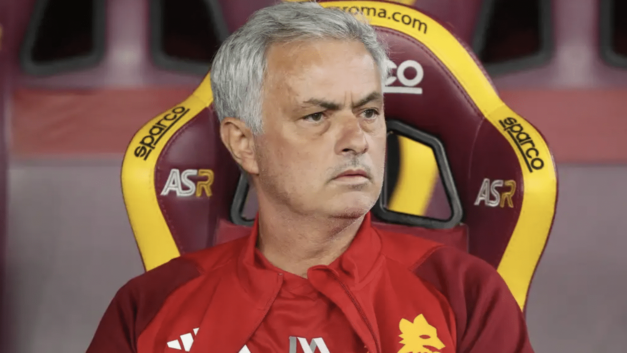 Ngàn cân treo sợi tóc, Mourinho đối mặt trát sa thải - Bóng Đá