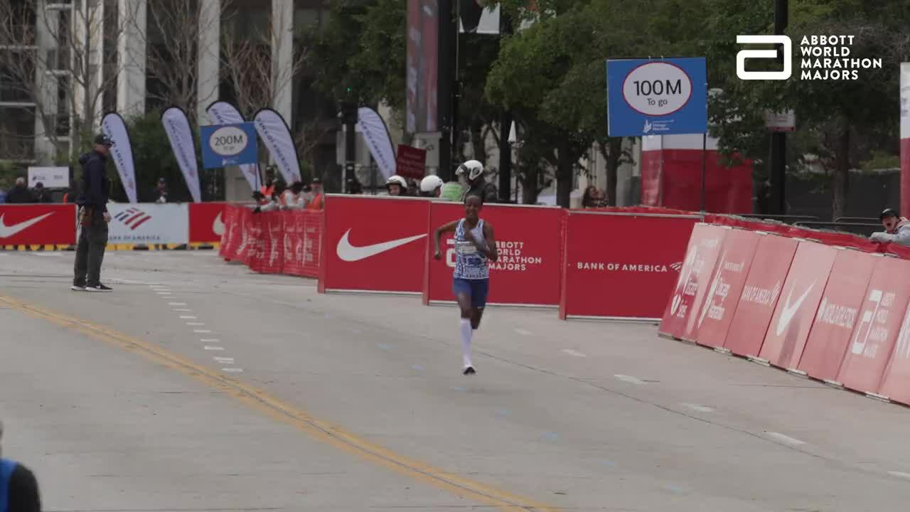 Sifan Hassan rút đích về nhất, lập kỷ lục của Chicago Marathon
